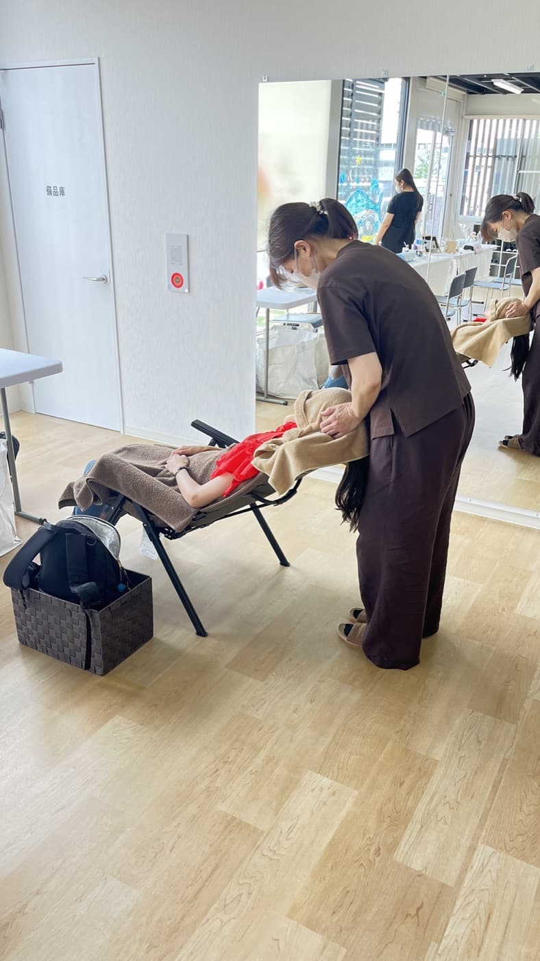 リクライニングチェアでの施術
